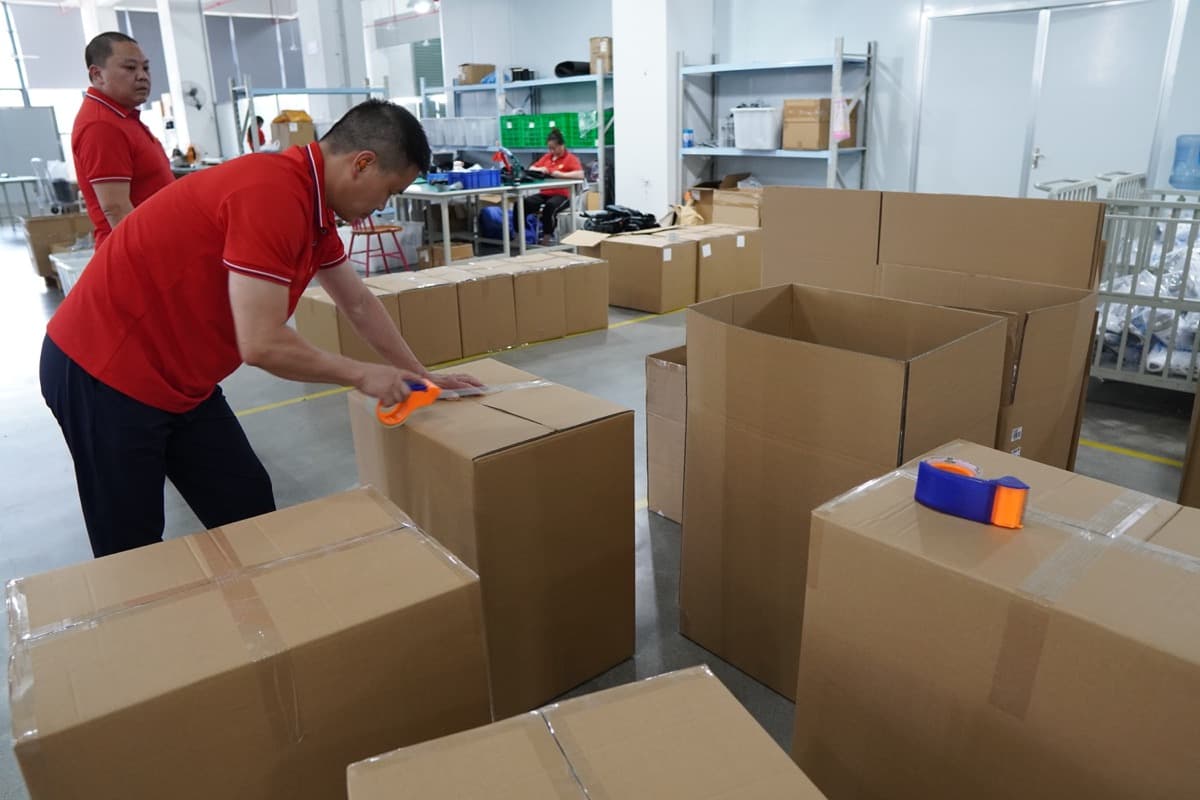 AULEXMED packaging and shipment preparation in the factory